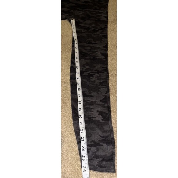 Spanx (Large) Leggings Look At Me Now Seamless Womens Black Camo FL3515 Workout - Picture 6 of 10